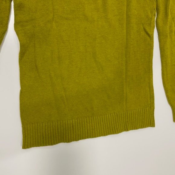 BANANA REPUBLIC Green Cable Knit Sweater with Shoulder Buttons ~ Size S… - Picture 4 of 14